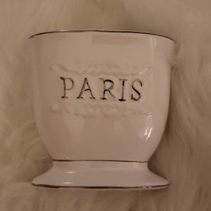 Paris toothbrush holder